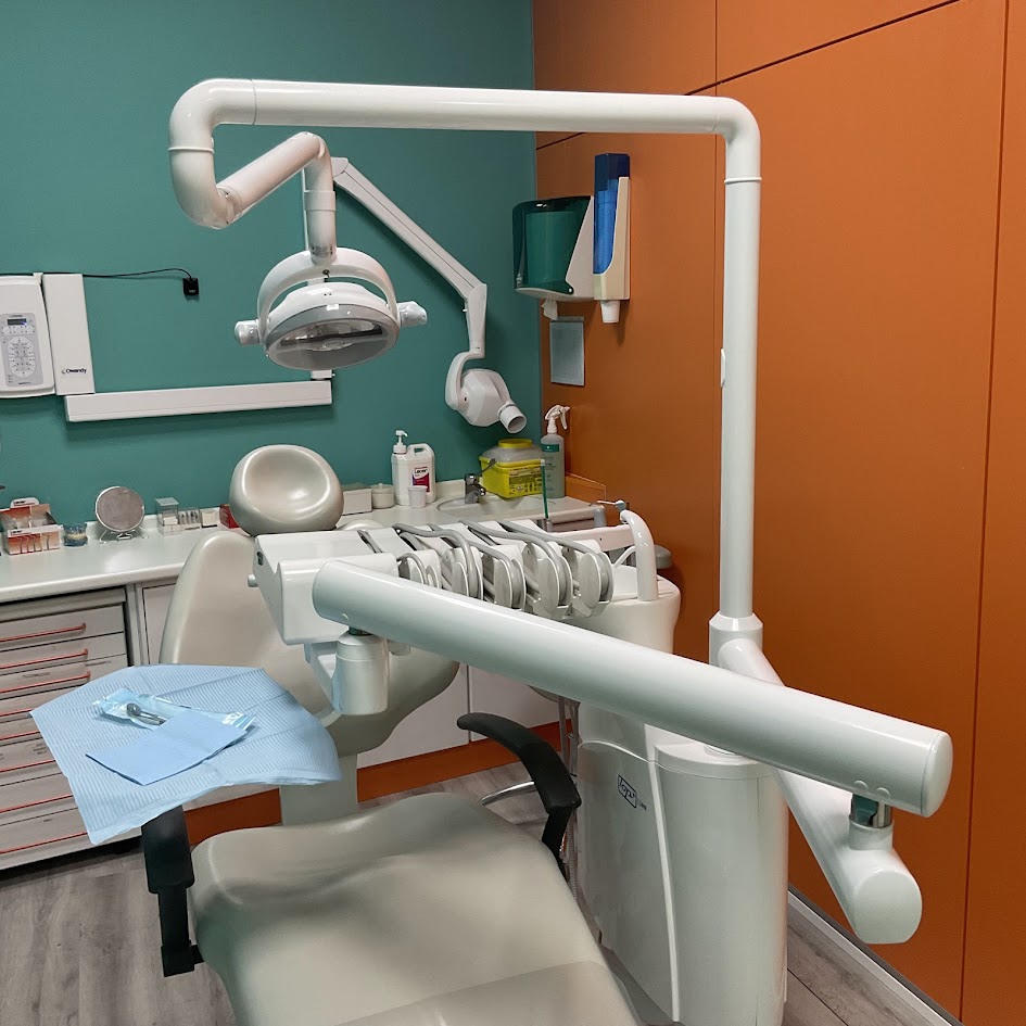 Gabinet dental equipat